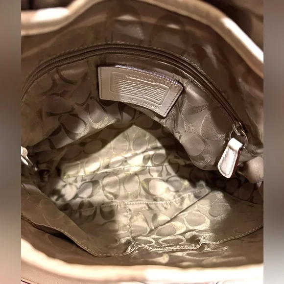 Coach 9480 Vintage Soho Flap Cowhide Crossbody (Cream) - GUC - Picture 4 of 11